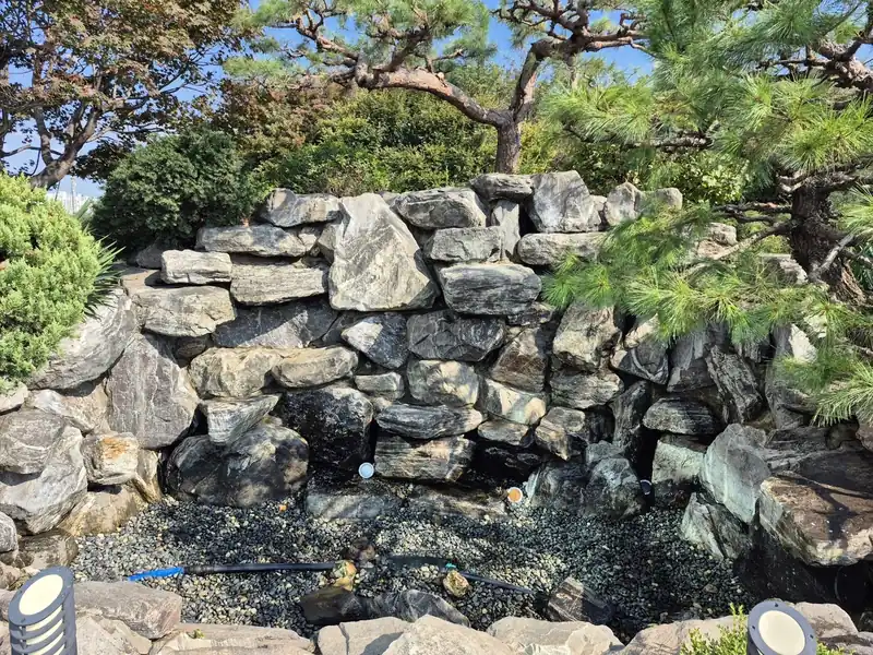 자연석 계류 수경시설 시공 완료 경기 오산 세교동